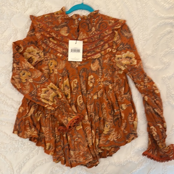 Spell & the Gypsy Collective Aurora Blouse, size M - Picture 6 of 8